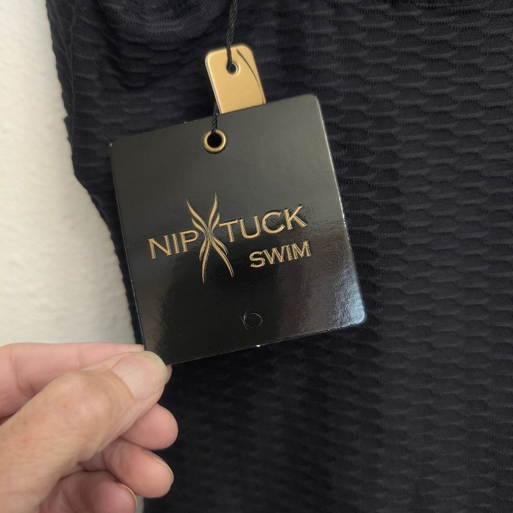 Nip Tuck Black Must Haves Eva One Piece Swimsuit Size 4 - Picture 8 of 8